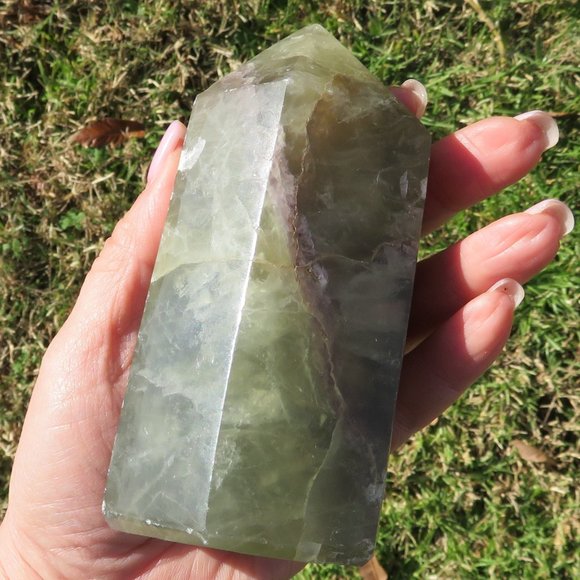 Fluorite Tower  1.68 lbs - Picture 8 of 10